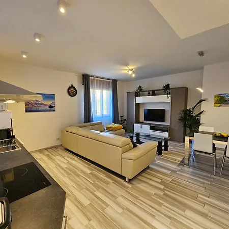 Casa Di Carlo * メナッジョ