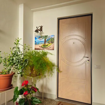 Casa Di Carlo メナッジョ
